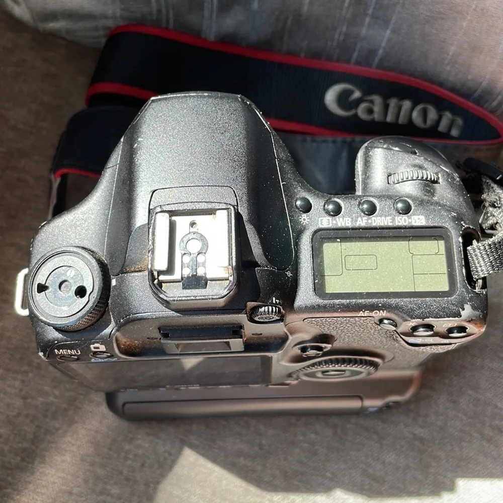 Canon EOS 50D with battery grip BG-E2N
